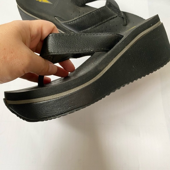 Volatile Platform Wedge Thong Sandals, size 7 - Picture 7 of 10
